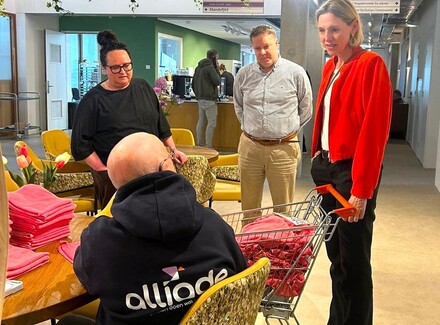 Minister Mirjam Sterk bezoekt woonzorglocatie Anna Schotanus